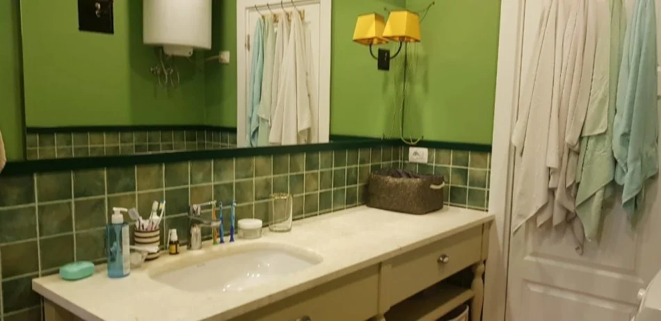 Tirane, jepet me qera apartament 3+1+Ballkon Kati 5, 133 m² 1.100 € (Kodra e Diellit)