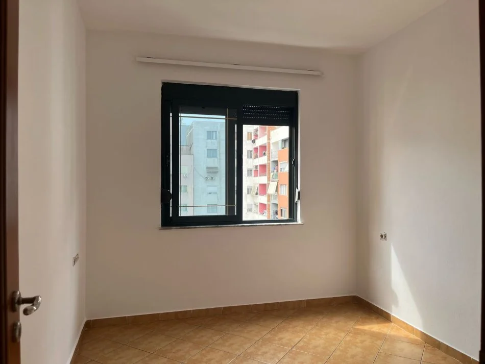 Tirane, shitet apartament Kati 4, 82 m² 110.000 € (Astir)