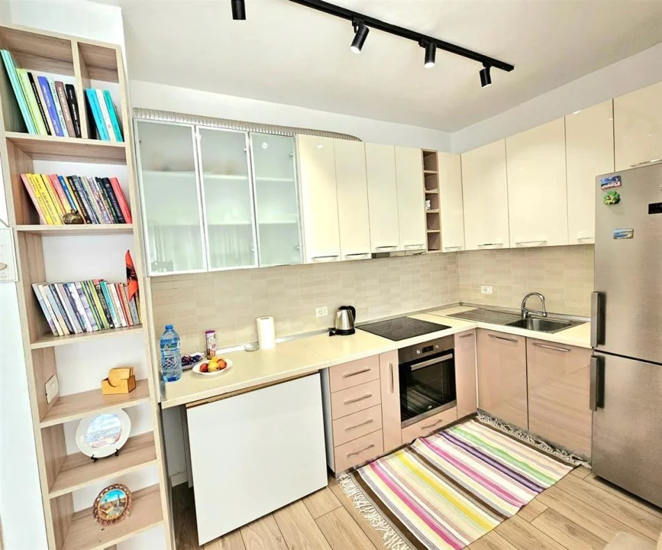 Tirane, jepet me qera apartament 1+1 Kati 4, 60 m² 500 € (Ish Fusha e Aviacionit)