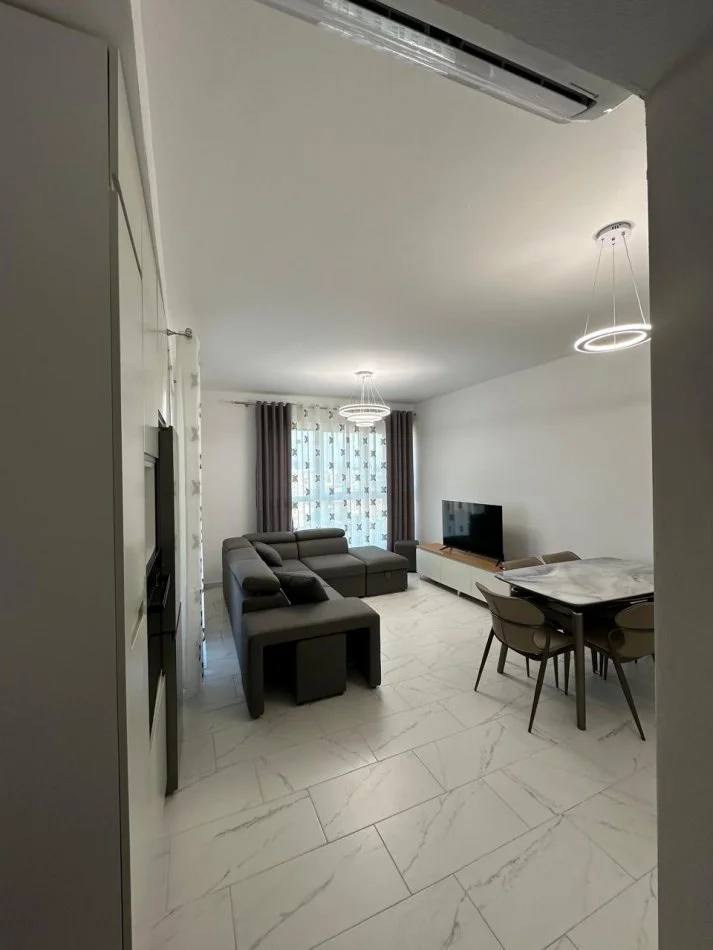 Tirane, jepet me qera apartament 1+1+Ballkon Kati 9, 73 m² 600 €
