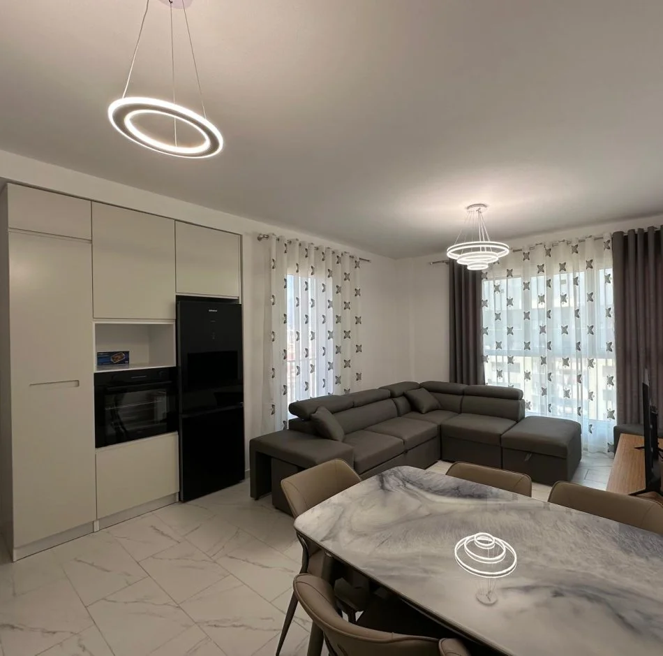 Tirane, jepet me qera apartament 1+1+Ballkon Kati 9, 73 m² 600 €