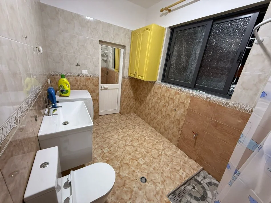 Tirane, jepet me qera apartament 2+1+Ballkon Kati 2, 85 m² 500 € (5 maji)