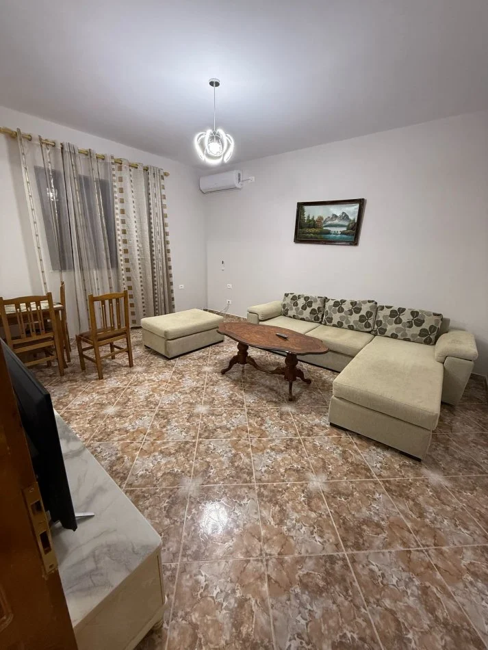 Tirane, jepet me qera apartament 2+1+Ballkon Kati 2, 85 m² 500 € (5 maji)