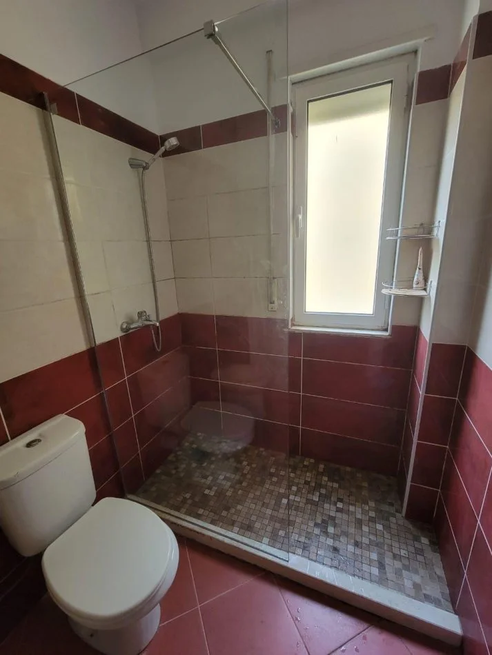 Tirane, jepet me qera apartament 2+1 Kati 3, 75 m² 550 € (Kodra e diellit)