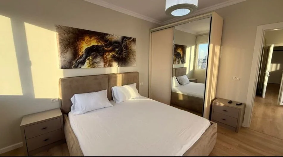 Tirane, jepet me qera apartament 1+1 Kati 7, 84 m² 450 € (fresk)