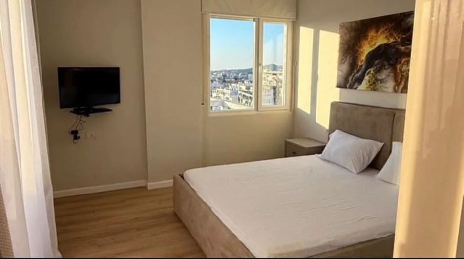 Tirane, jepet me qera apartament 1+1 Kati 7, 84 m² 450 € (fresk)