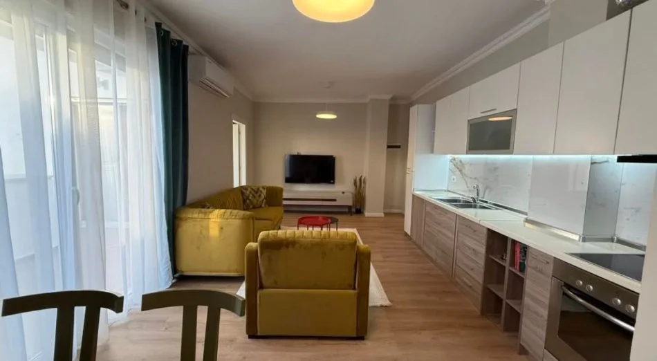 Tirane, jepet me qera apartament 1+1 Kati 7, 84 m² 450 € (fresk)