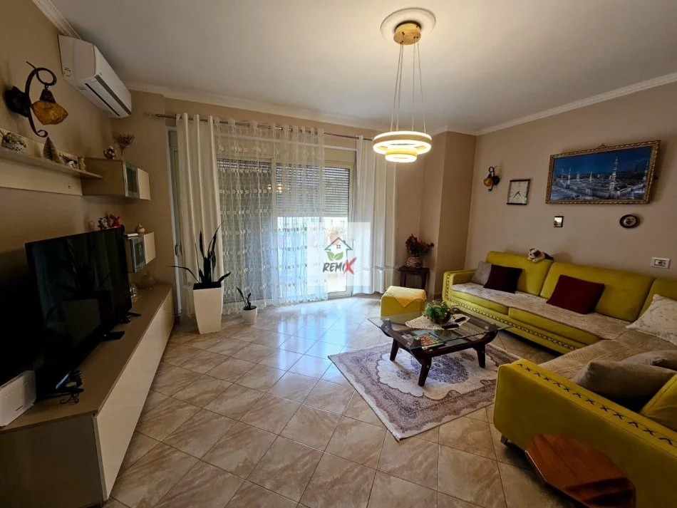 Durres, jepet me qera apartament 2+1+Aneks+Ballkon Kati 5, 120 m² 500 €