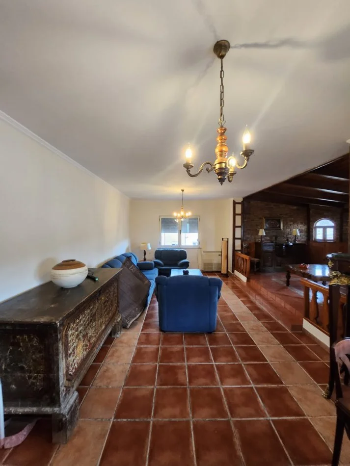 Tirane, jap me qera apartament 3+1 Kati 11, 245 m² 1.500 € (Pjeter bogdani)