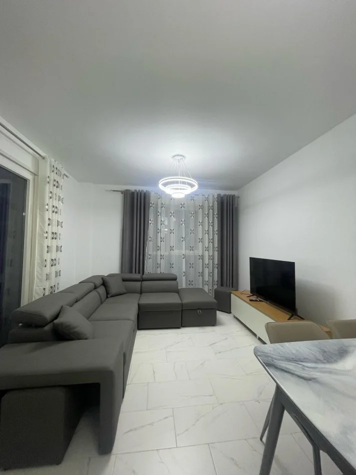 Tirane, jepet me qera apartament 1+1+Ballkon Kati 9, 73 m² (Trio Towers Residence, Don Bosko)