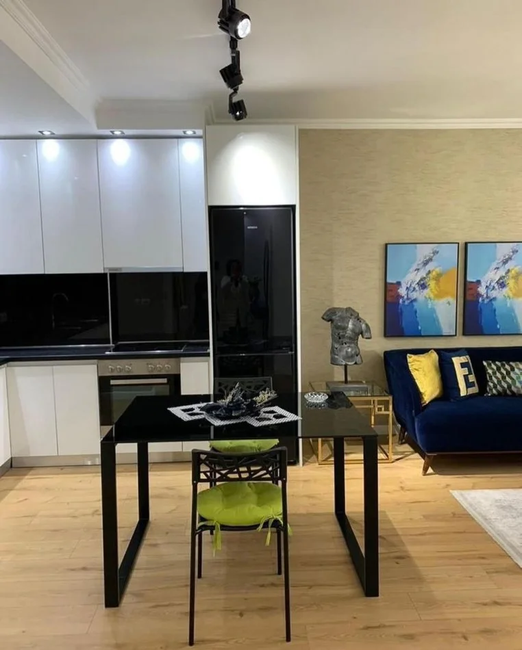 Tirane, jepet me qera apartament 2+1+Ballkon Kati 6, 100 m² 850 € (RRUGA E KOSOVAREVE)
