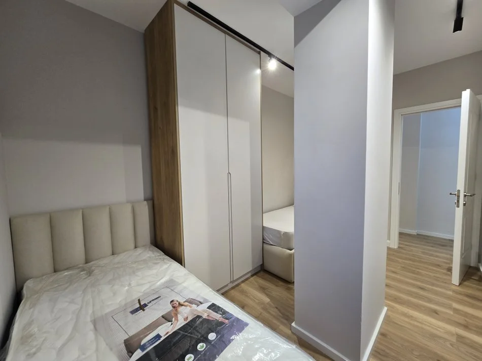 Tirane, jepet me qera apartament 2+1 , 90 m² 800 € (Rruga e kavajes)