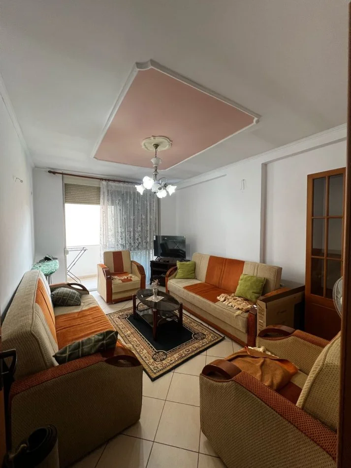 Tirane, jepet me qera 1+1+Ballkon Kati 2, 76 m² 500 € (Hoxhe Vokrri)