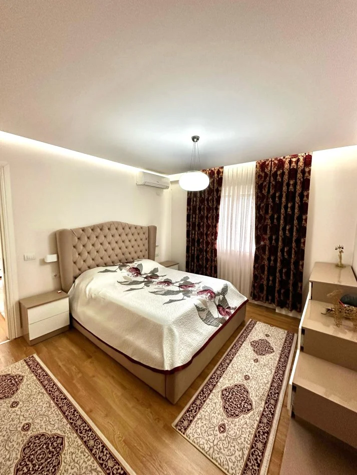 ✨ SHITET: 2+1+Ballkon ( 📍 Kop. Zoologjik - Rr. Eduard Mano) Totalisht i Arreduar & Investuar --  Kati 3, 107 m² (225.000 Euro)