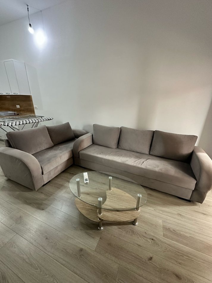 Tirane, jepet me qera apartament 2+1+Ballkon Kati 7, 90 m² 550 € (Kompleksi Golden Park (prane Amerikan 3))