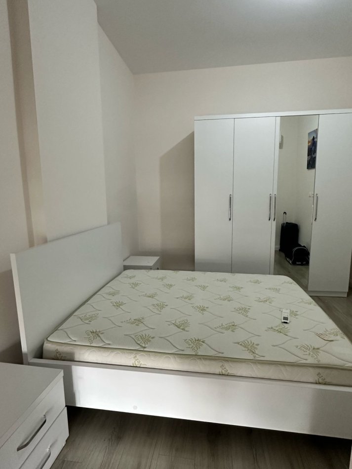 Tirane, jepet me qera apartament 2+1+Ballkon Kati 7, 90 m² 550 € (Kompleksi Golden Park (prane Amerikan 3))