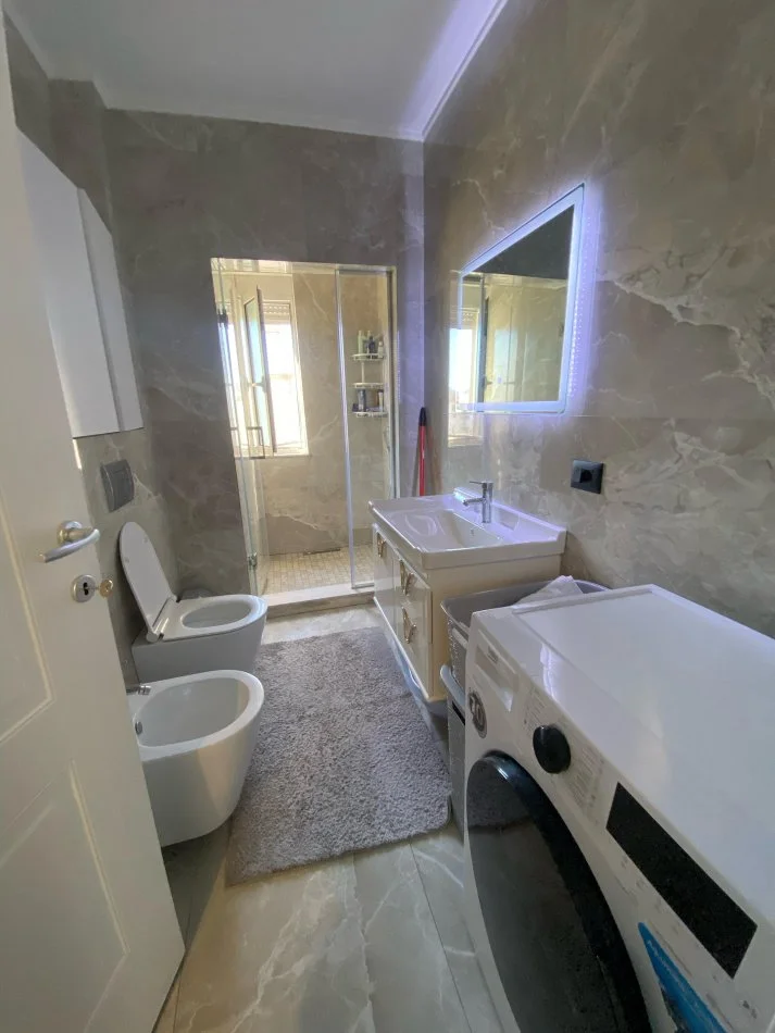 Durres, shitet apartament 2+1 Kati 5, 83 m² 83.000 € (Durres)