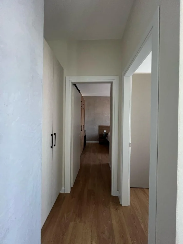 Tirane, jepet me qera apartament duplex 2+1 Kati 7, 125 m² (Qender)