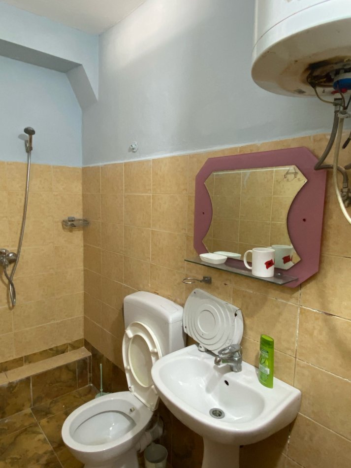 Tirane, jepet me qera shtepi 1+1 Kati 1, 350 € (JEPET ME QERA SUPER SHTEPIA 1+1 TEK SIRI KODRA TEK NENSTACIONI ELEKTRIK)