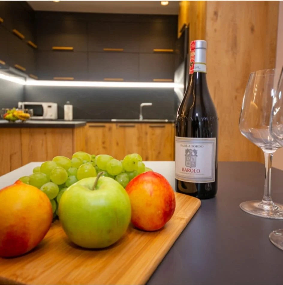 SHITEN: 3 Apartamente 1+1📍Rr. e Barrikadave - QENDER | 217 m² Total ||  (995.000 Euro) 💥 100% te Kompletuara