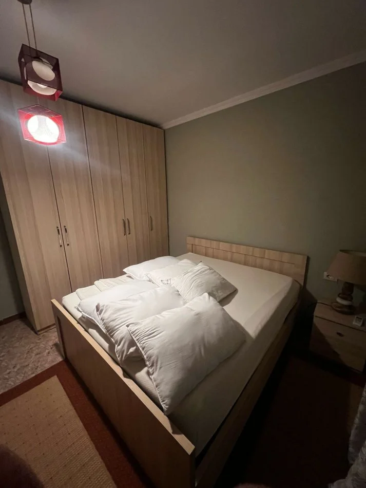 Tirane, jepet me qera apartament 2+1+Ballkon Kati 3, 120 m² 750 € (Rruga Bardhok Biba , Qender)