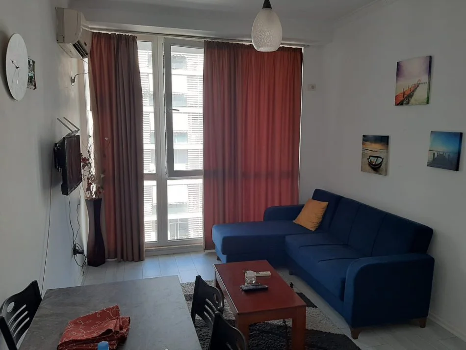 Tirane, jepet me qera apartament 1+1 Kati 7, 60 m² 650 € (Komuna e Parisit)