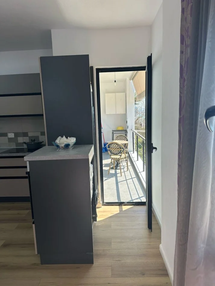 !DHENE! Durres, jepet me qera apartament+verande | Penthouse 1+1+Ballkon Kati 2, 70 m² 350 € (Vila e Zogut, Durrës)