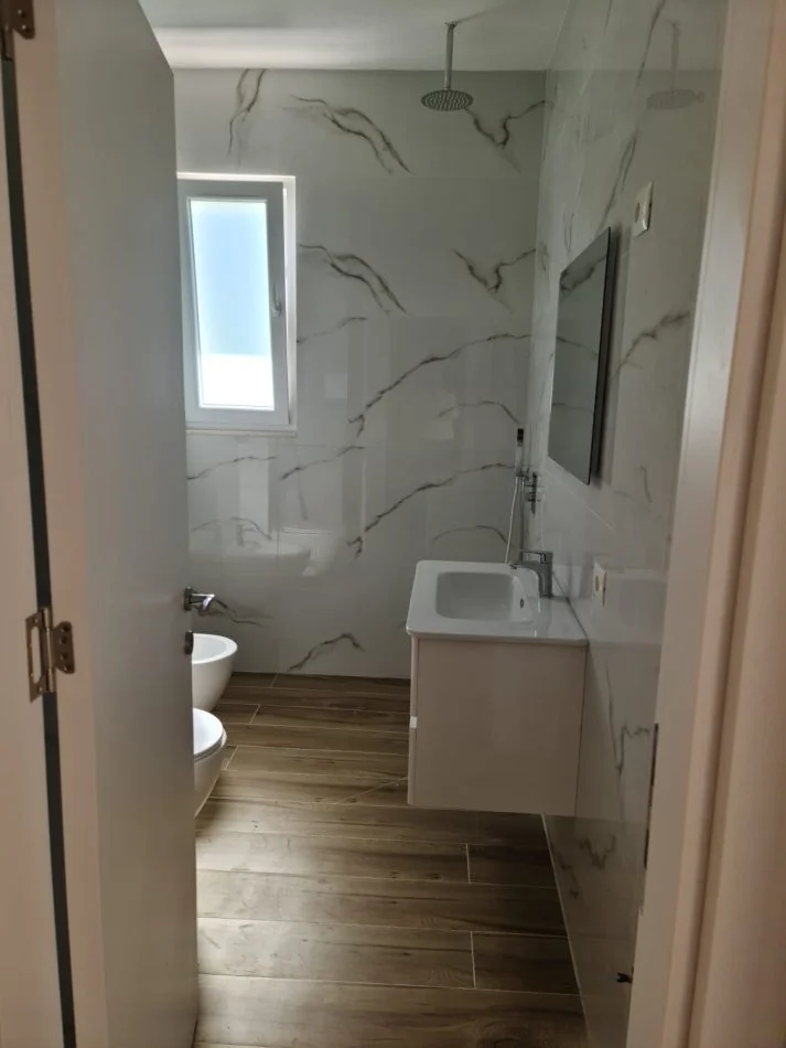 Tirane, shitet Vile , 405 m² 730.000 € (shkoze)