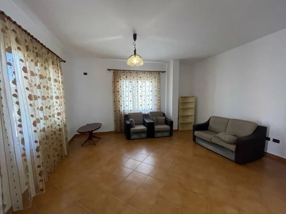 Tirane, jepet me qera 2+1+Aneks+Ballkon Kati 2, 140 m² 350 € (Varri i Bamit)