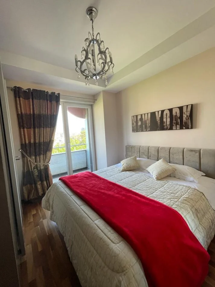 Tirane, jepet me qera apartament 1+1 , (liqeni i tiranes)