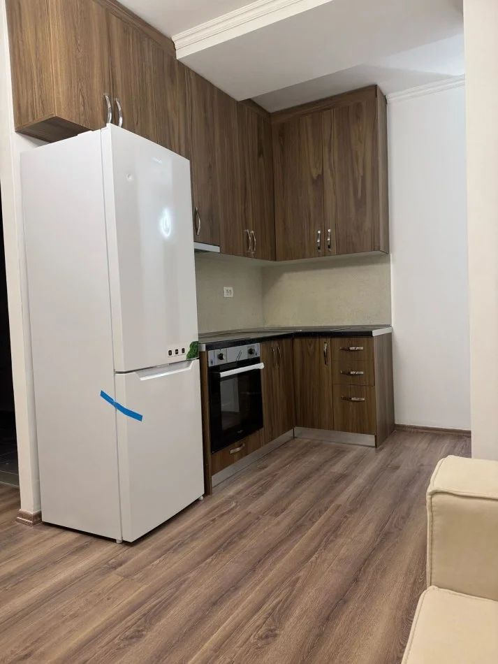 Tirane, shitet apartament 1+1 Kati 7, 56 m² 85.000 € (rruga tom plezha)