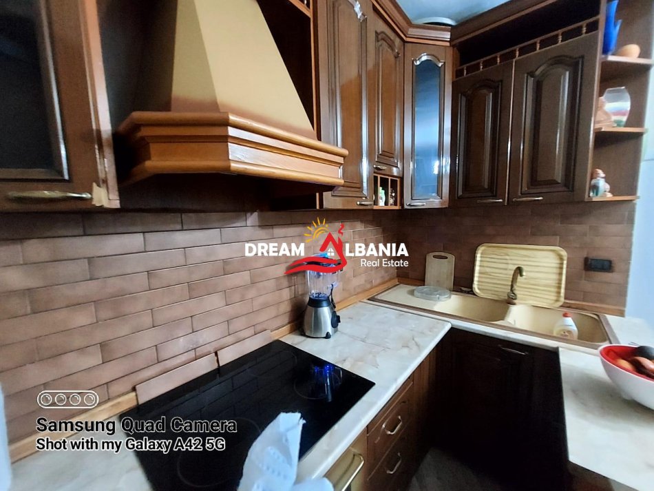 Tirane, jepet me qera apartament 2+1+Ballkon Kati 3, 80 m² 450 € (Prane Ish Restorant Durresit - ID 4229425)
