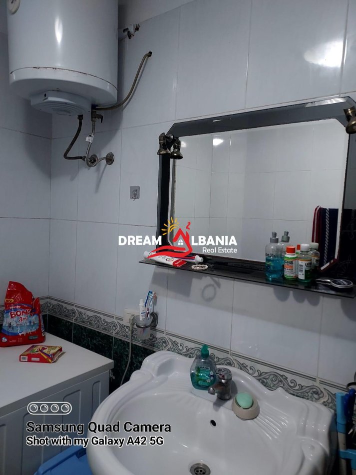 Tirane, jepet me qera apartament 2+1+Ballkon Kati 3, 80 m² 450 € (Prane Ish Restorant Durresit - ID 4229425)