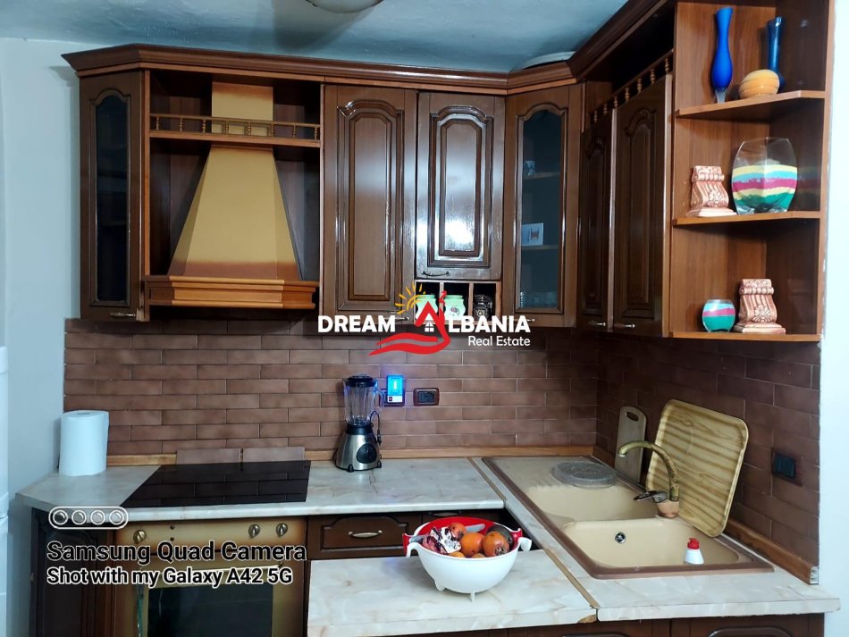Tirane, jepet me qera apartament 2+1+Ballkon Kati 3, 80 m² 450 € (Prane Ish Restorant Durresit - ID 4229425)