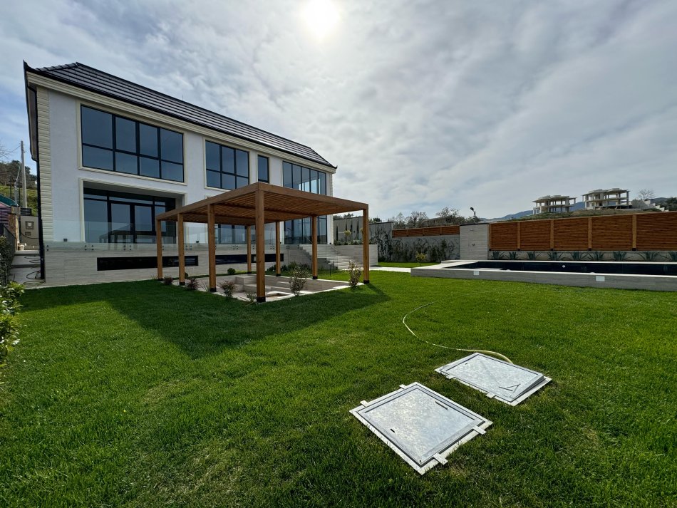 Tirane, jepet me qera Vile 2 Katshe , 1.040 m² (Lunder)