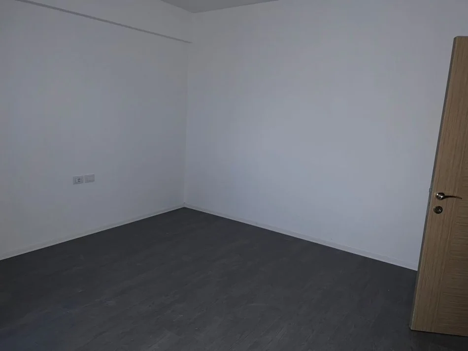 Tirane, jepet me qera apartament 1+1+Ballkon Kati 4, 60 m² 350 € 