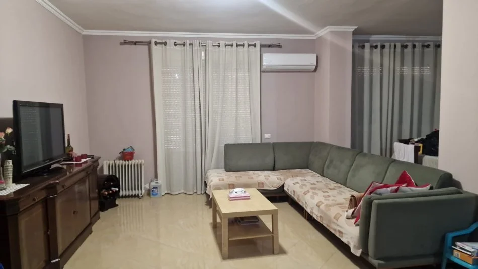 Tirane, shitet apartament 2+1+Ballkon Kati 4, 114 m² 220.000 € (shkolla partizani)