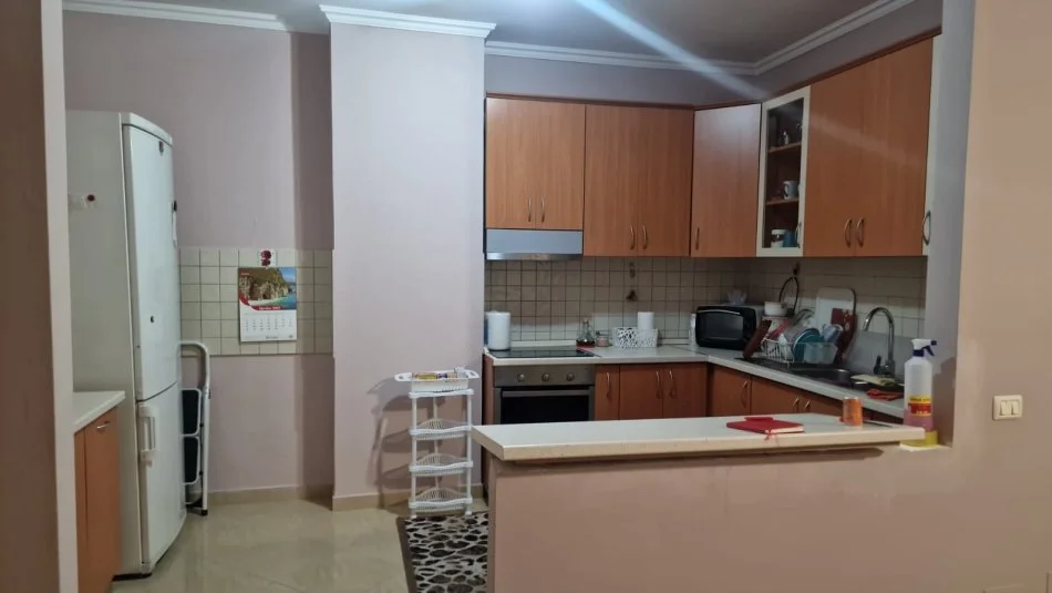 Tirane, shitet apartament 2+1+Ballkon Kati 4, 114 m² 220.000 € (shkolla partizani)