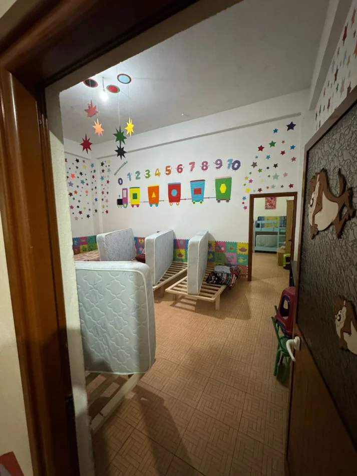 Jepet me qira ambient biznesi, Institut