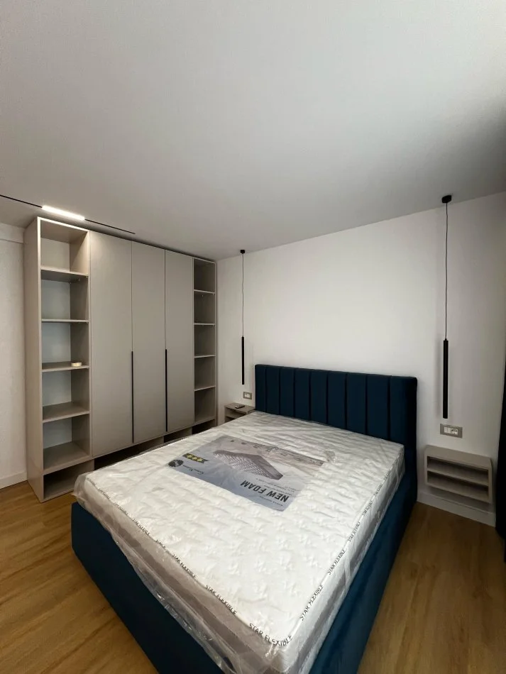 Tirane, jepet me qera apartament 1+1+Ballkon Kati 2, 45 m² 500 € (Petro Marko)
