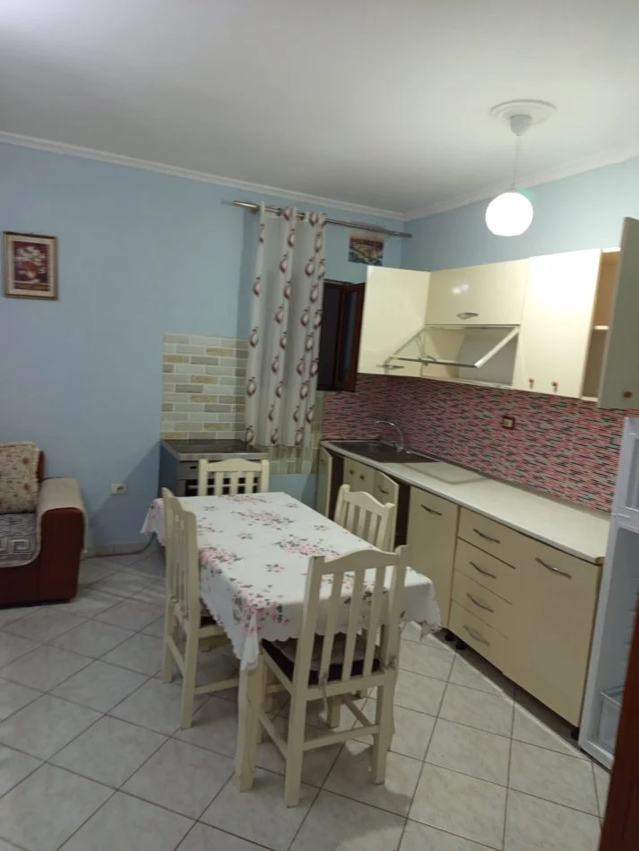 Tirane, jepet me qera apartament 1+1+Aneks+Ballkon Kati 1, 70 m² 27.000 € (LAPRAKE)