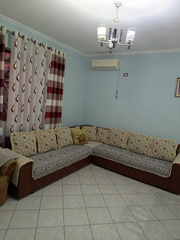 Tirane, jepet me qera apartament 1+1+Aneks+Ballkon Kati 1, 70 m² 27.000 € (LAPRAKE)