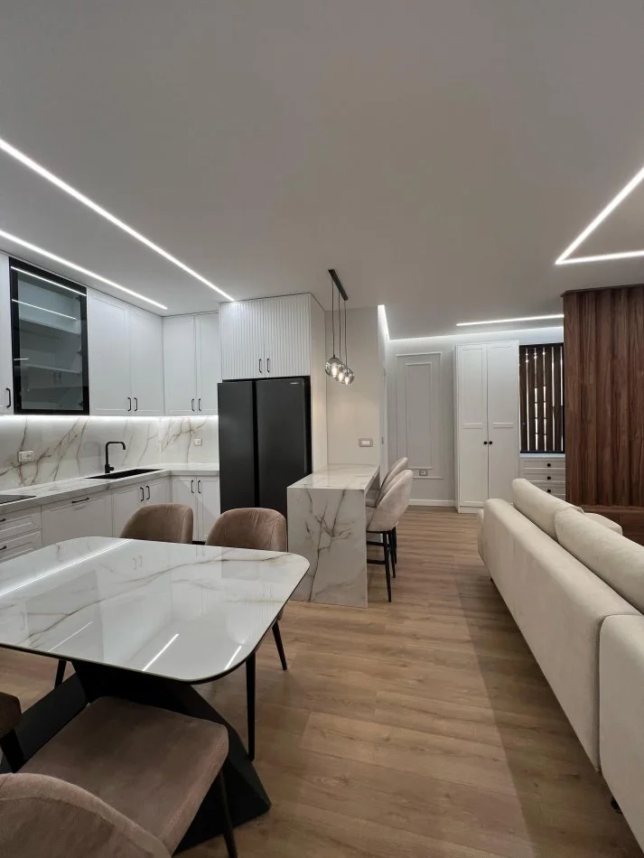 Tirane, jepet me qera apartament 2+1 Kati 5, 77 m² 900 € (Selvia)