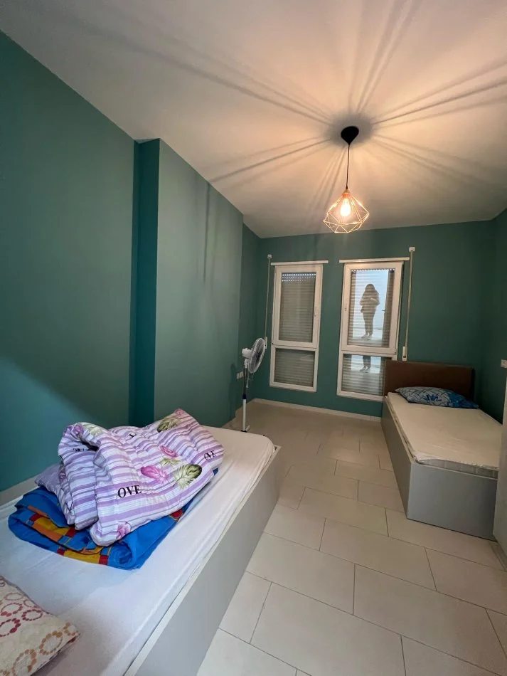 Tirane, jepet me qera apartament 2+1+Ballkon Kati 7, 90 m² 600 € (5 Maji)