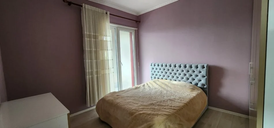 Tirane, shitet apartament 2+1 Kati 1, 160.000 € (kinostudio)