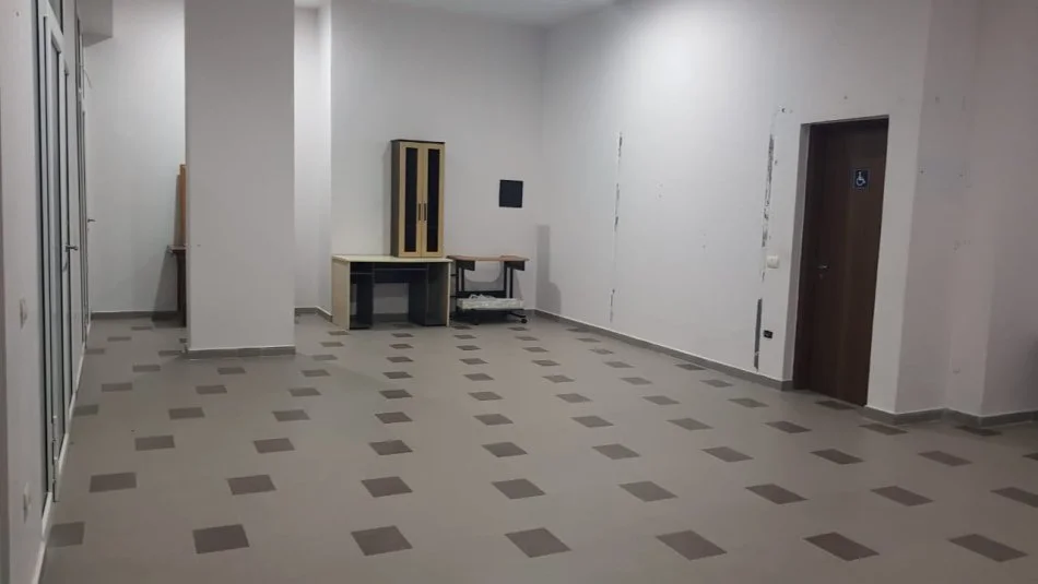 Tirane, shitet dyqan Kati 0, 65 m² 145.000 € (Rr. Idriz Dollaku)