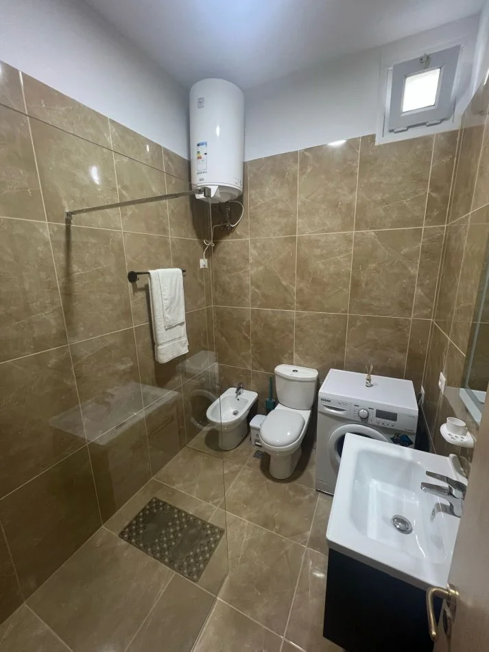 Tirane, Shtepi private me qira 1+1 Kati 0, 50 m² 350 € (Paskuqan)