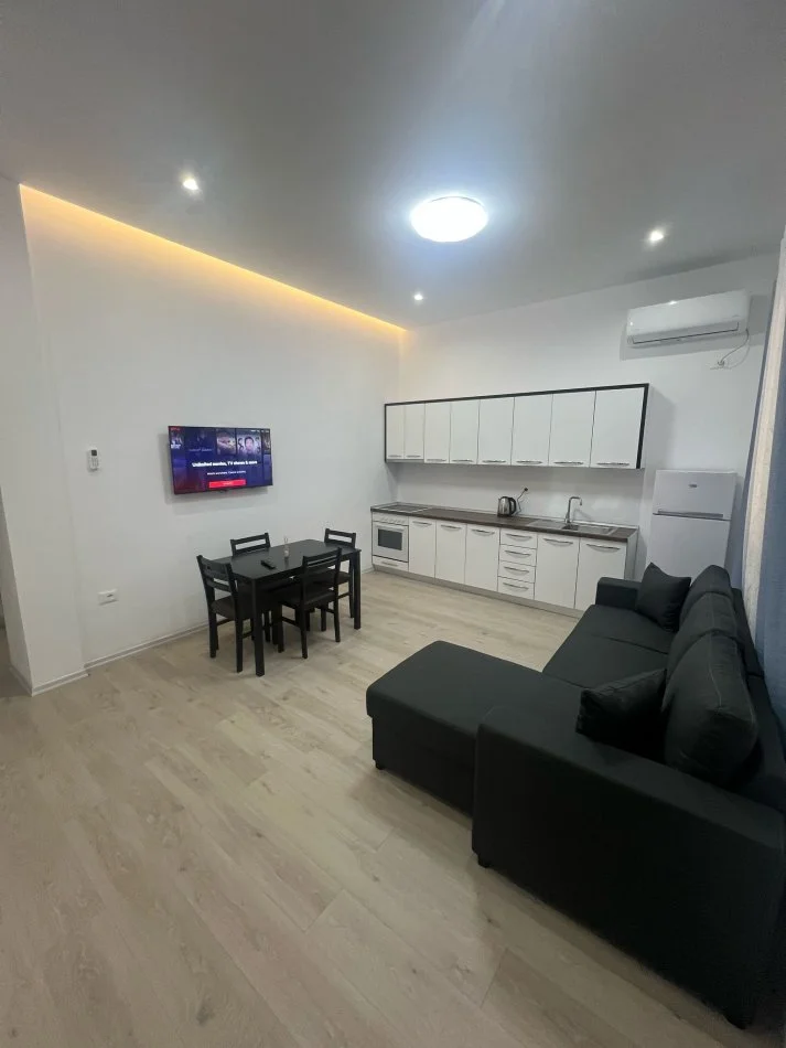 Tirane, Shtepi private me qira 1+1 Kati 0, 50 m² 350 € (Paskuqan)