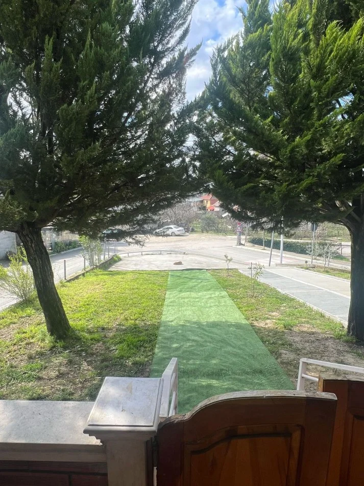 Tirane, Shtepi private me qira 1+1 Kati 0, 50 m² 350 € (Paskuqan)