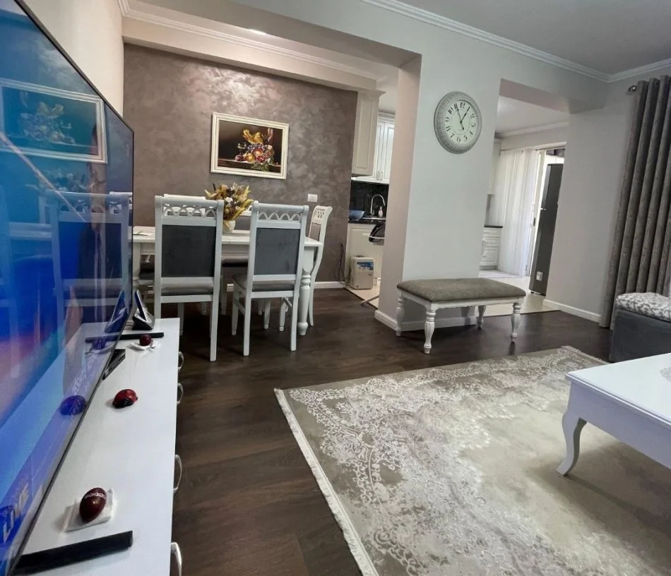 Tirane, jepet me qera apartament 2+1 Kati 4, 113 m² 800 € (Qendër, Tiranë.)